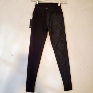 New Lanston Sport Black Leghings Snakeskin Look Details Size XS Women Sporty NWT